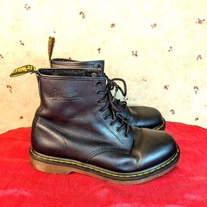 Dr Martens Mens 11 Air Black Leather Combat Boots